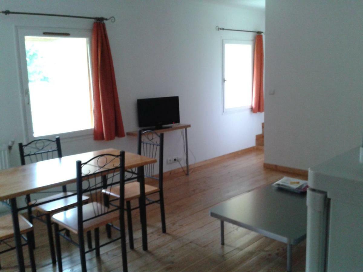 Le Bon Air Est Dans Le Pre Apartment Champagnac  Exterior photo